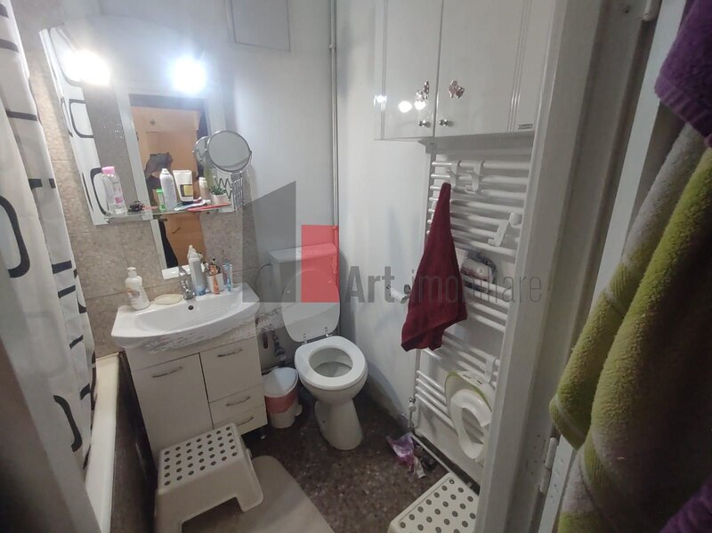 Brancoveanu - Huedin Vanzare apartament 4 camere decomandat cu centrala